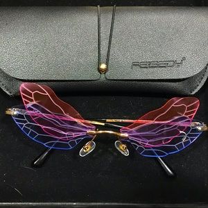 Dragonfly Sunglasses with Case